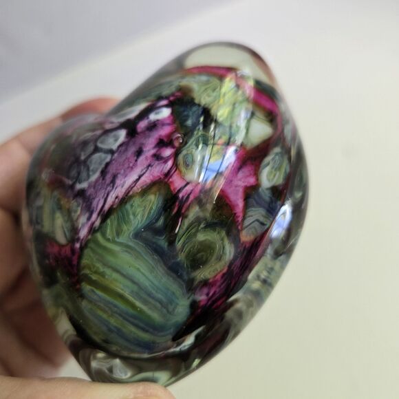 Robert Eickholt Heart Shaped Blown Glass Paperweight Green Purple Signed Vintage - Picture 4 of 12
